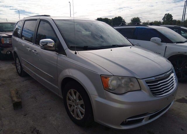 2012 CHRYSLER Town and Country
