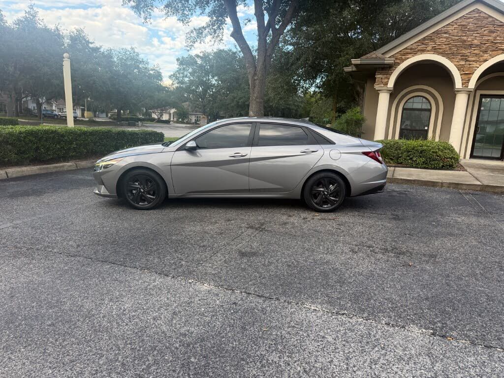 2021 HYUNDAI Elantra