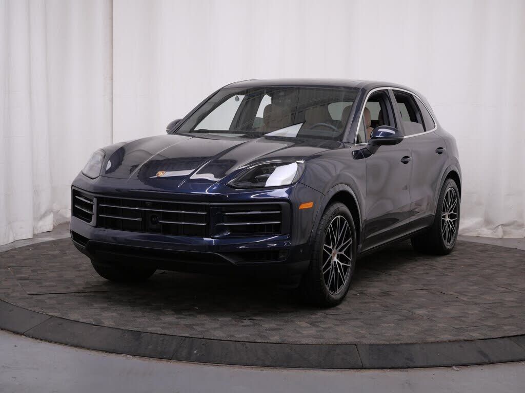 2025 PORSCHE Cayenne