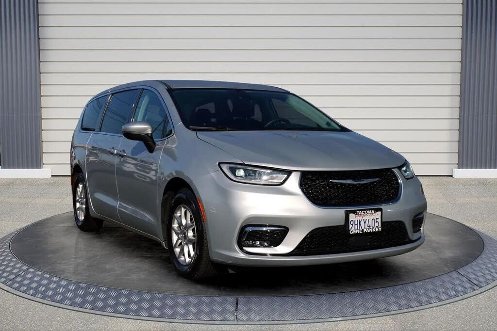 2023 CHRYSLER Pacifica