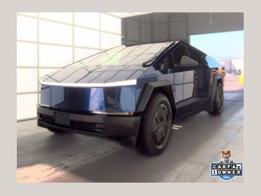 2025 TESLA Cybertruck