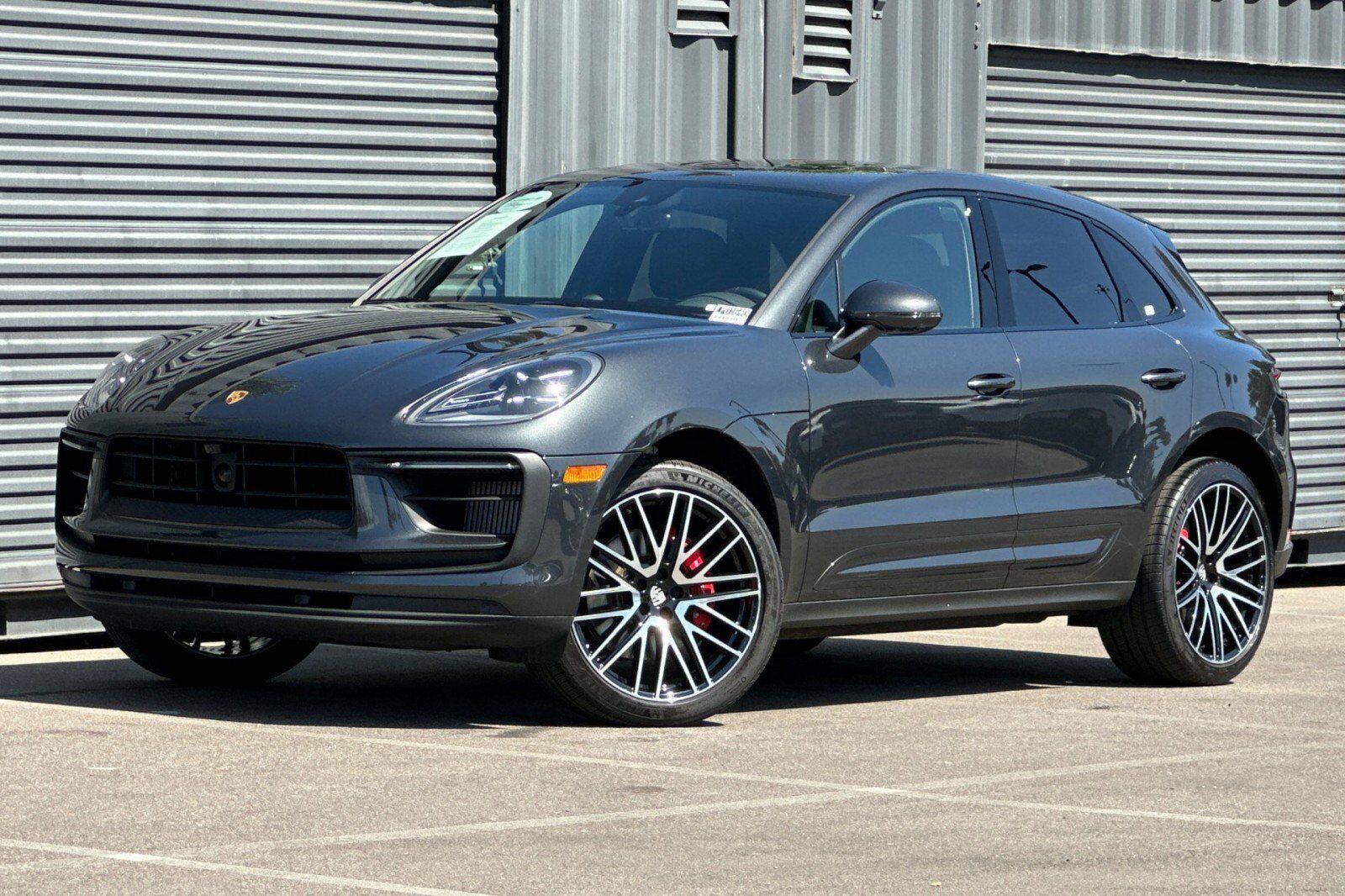 2026 PORSCHE Macan
