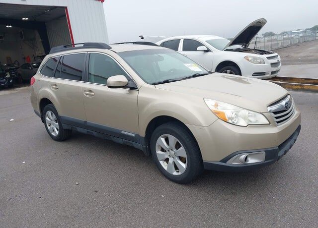 2010 SUBARU Outback