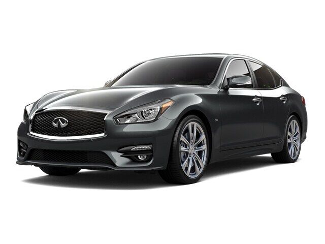 2017 INFINITI Q70