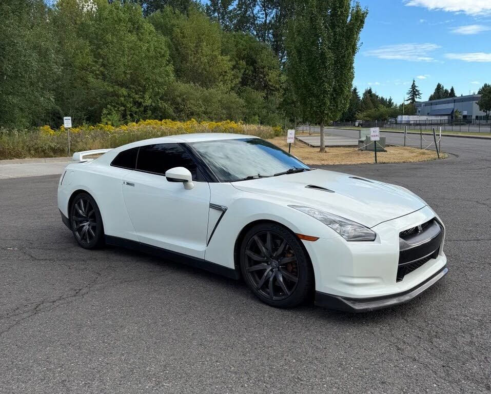 2009 NISSAN GT-R