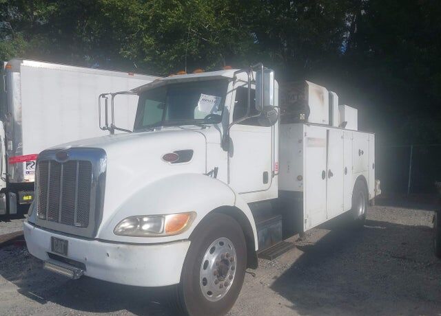 2008 PETERBILT 335