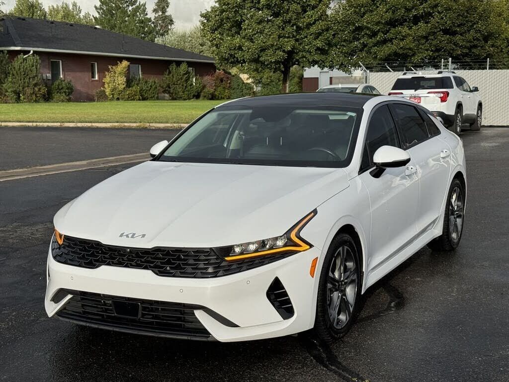 2022 KIA K5