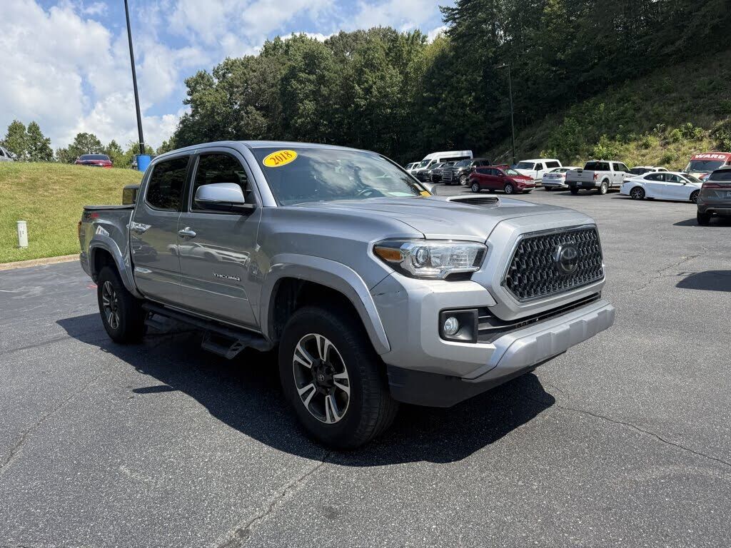 2018 TOYOTA Tacoma