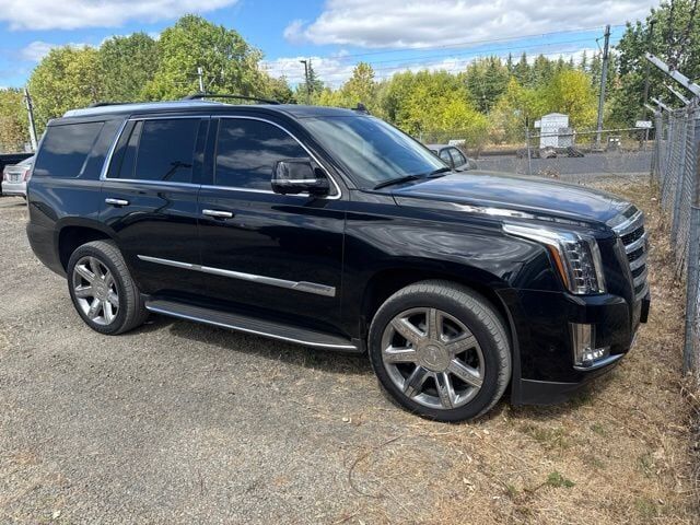 2017 CADILLAC Escalade