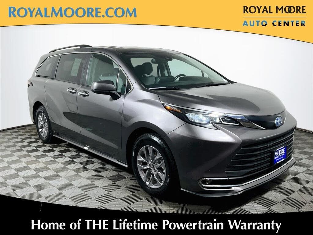2024 TOYOTA Sienna