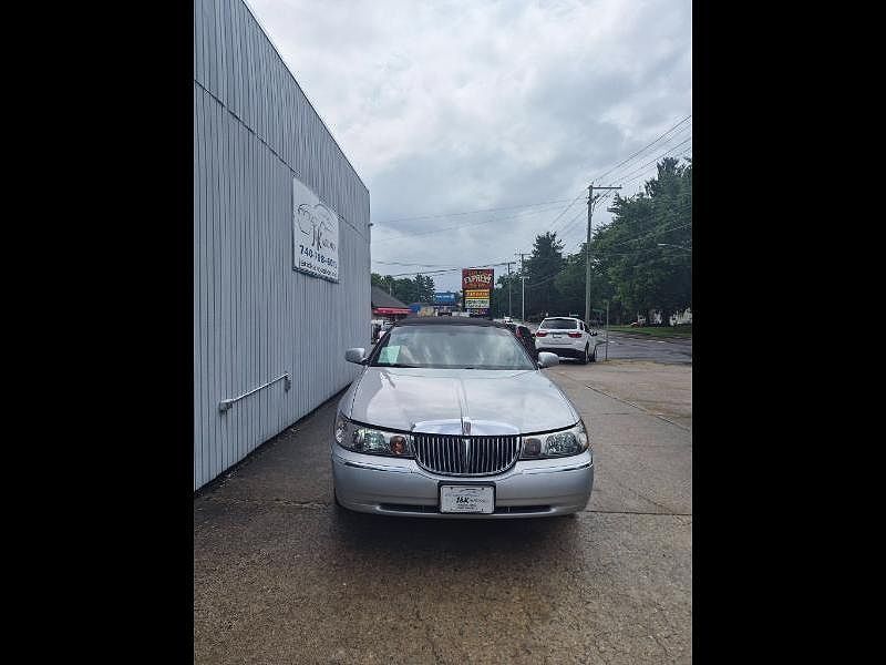 2000 LINCOLN Town Car