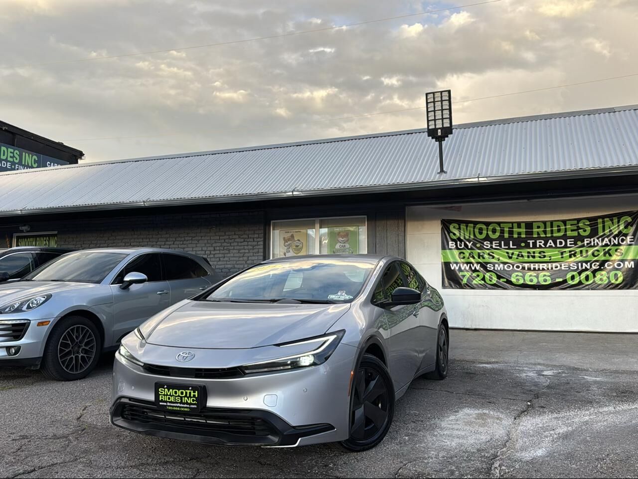 2024 TOYOTA PRIUS