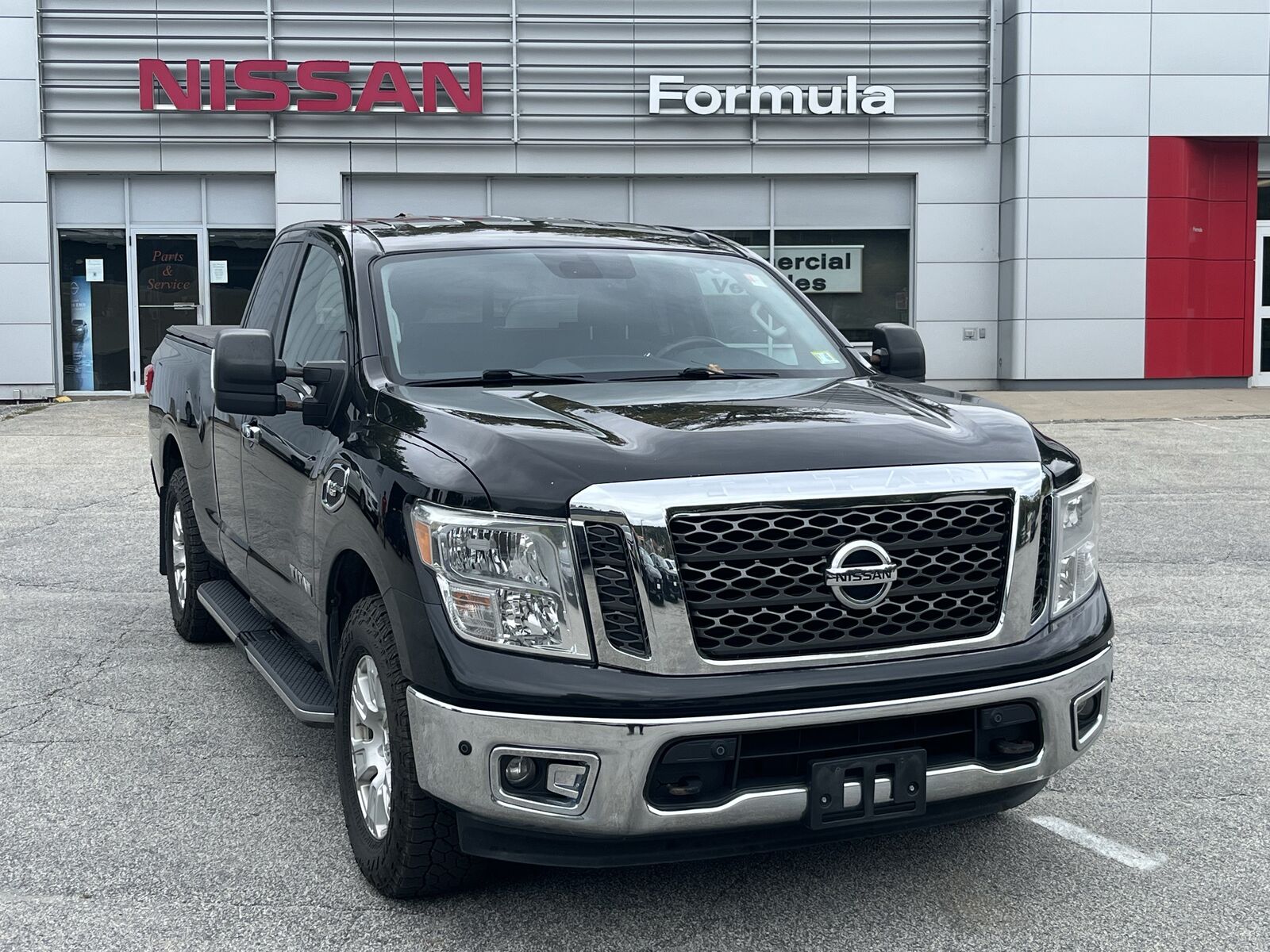 2017 NISSAN Titan