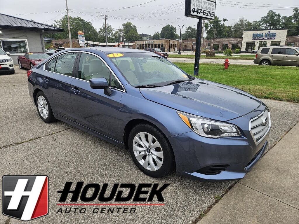 2017 SUBARU Legacy