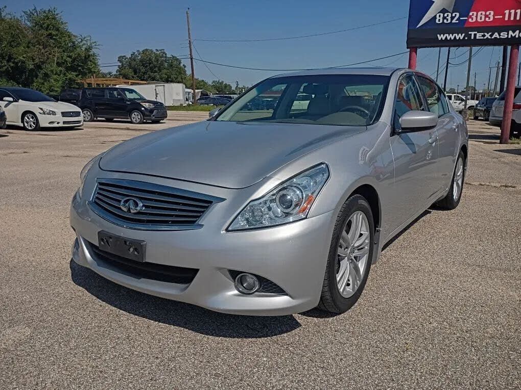 2013 INFINITI G37