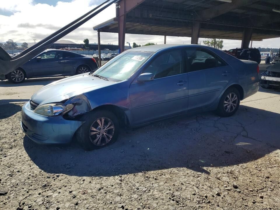 2004 TOYOTA Camry