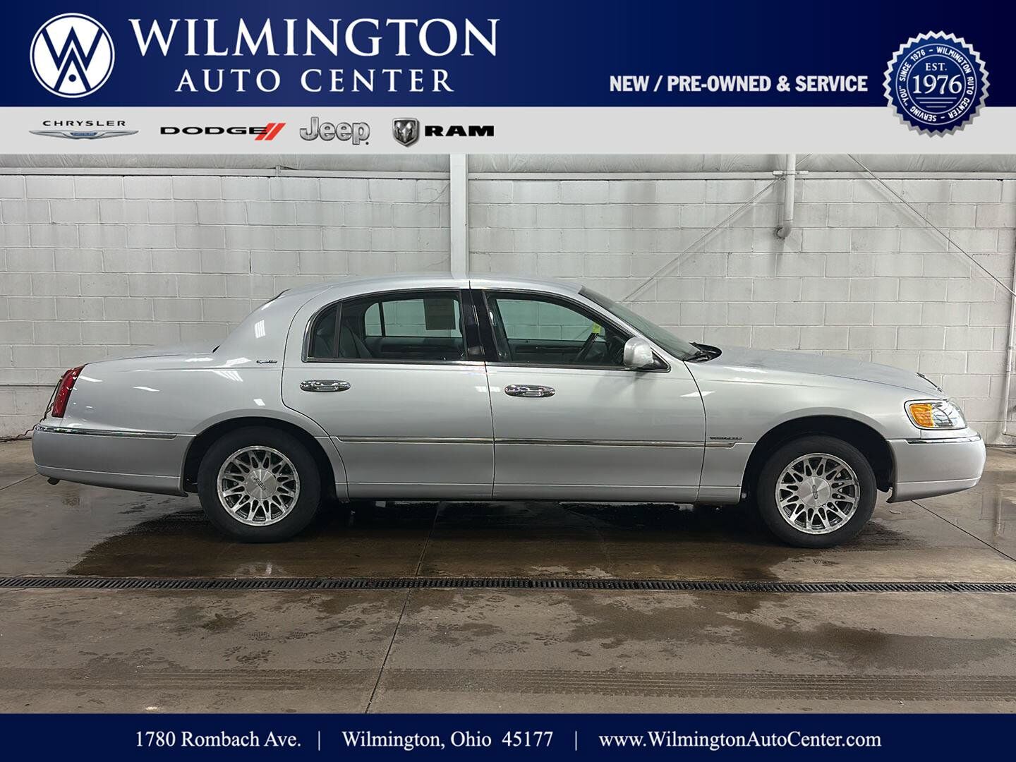2001 LINCOLN Town Car