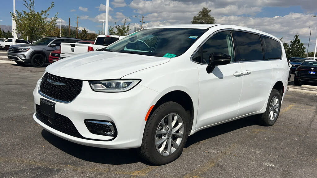 2024 CHRYSLER Pacifica