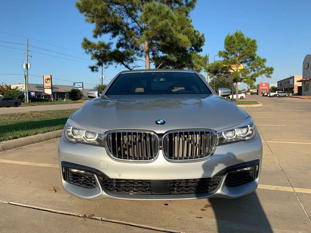 2016 BMW 740i