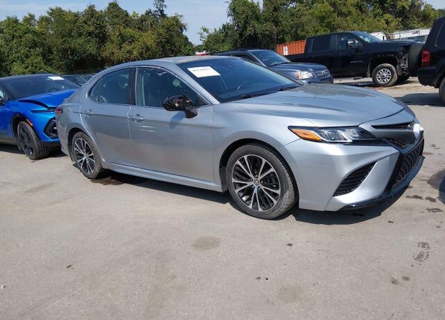 2020 TOYOTA Camry