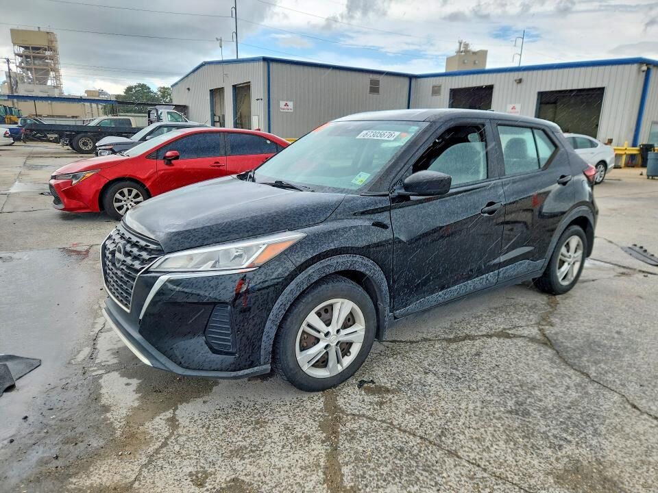 2022 NISSAN Kicks