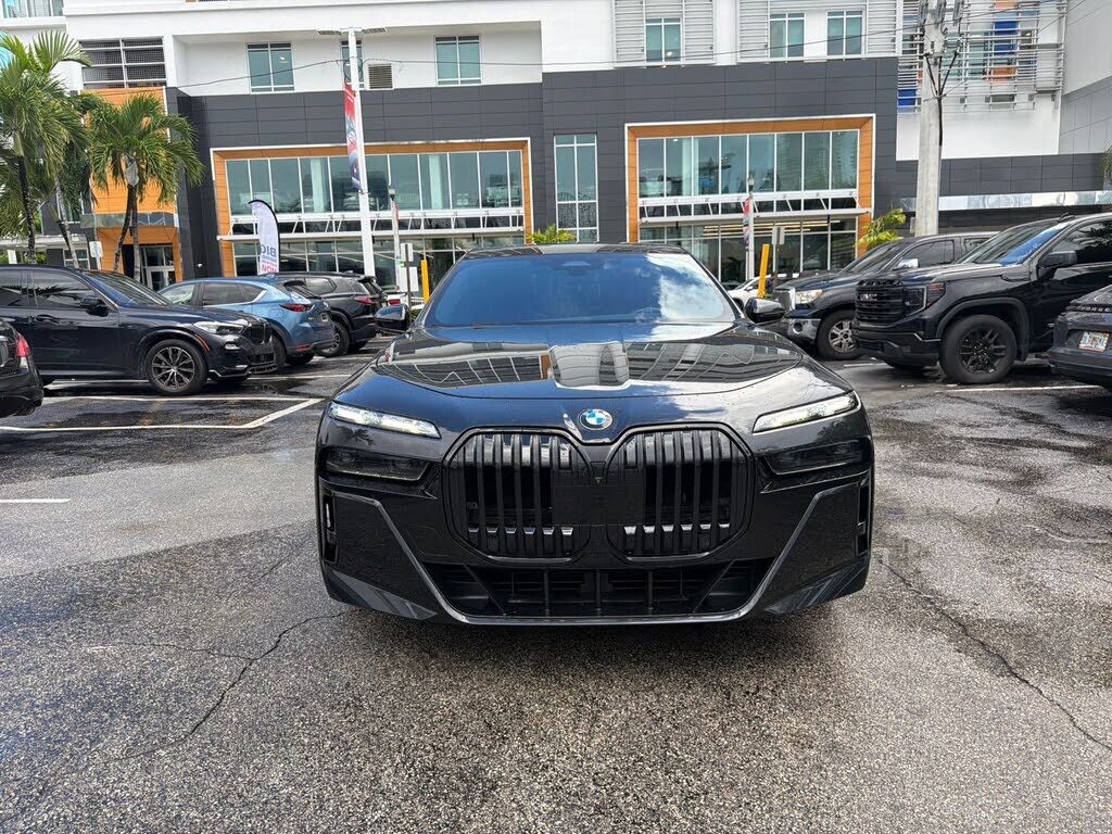 2023 BMW 740i