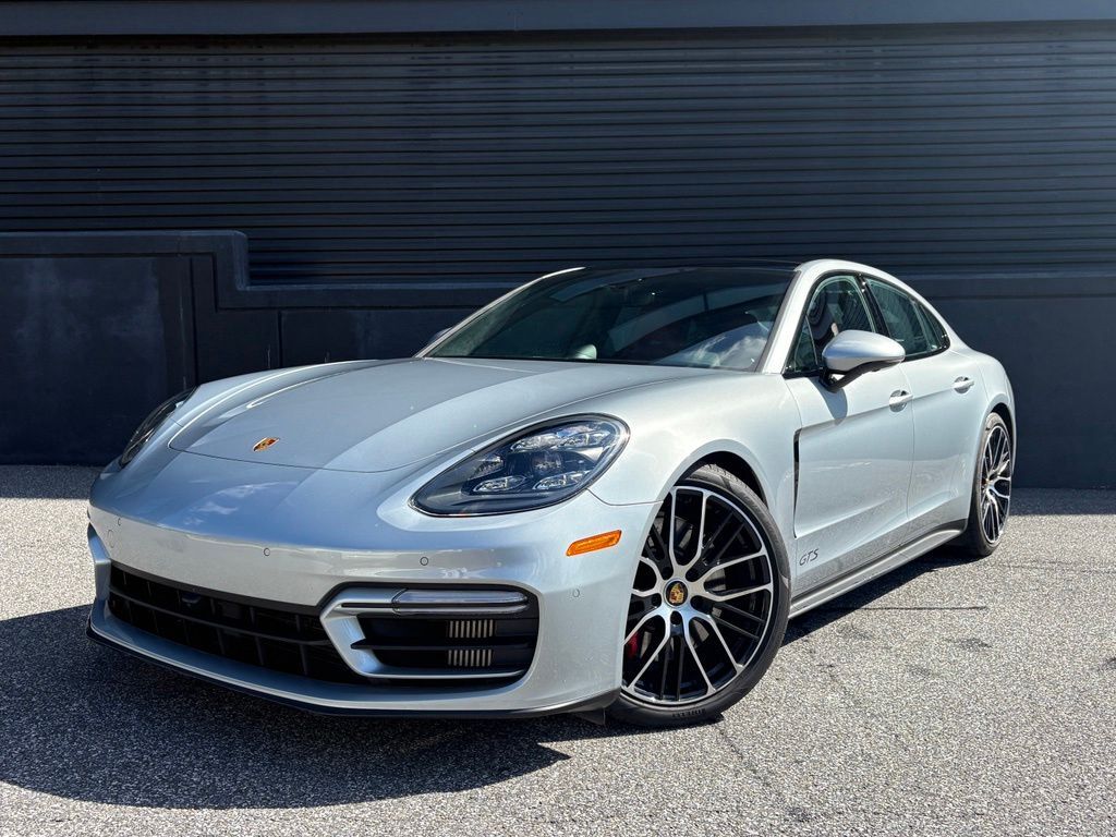2022 PORSCHE Panamera