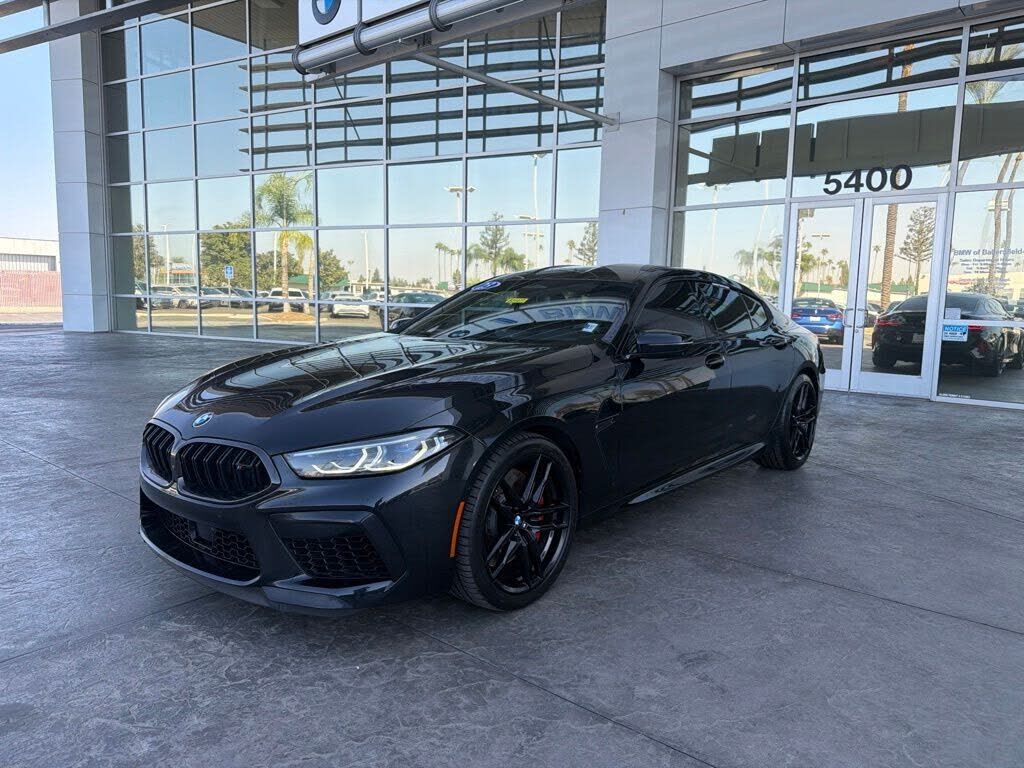 2023 BMW M8