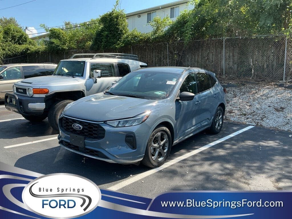 2024 FORD Escape