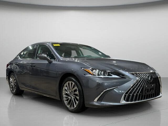 2025 LEXUS ES