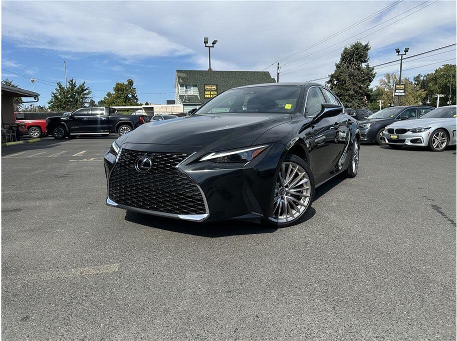 2021 LEXUS IS