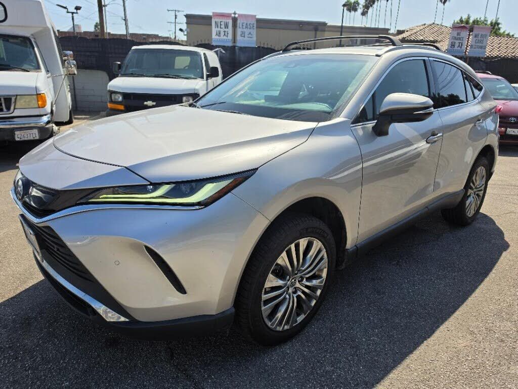 2022 TOYOTA Venza