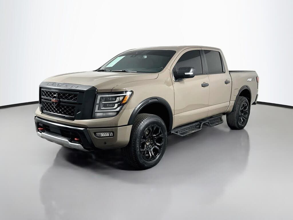 2022 NISSAN Titan