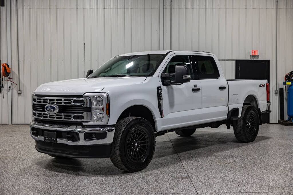 2025 FORD F-250
