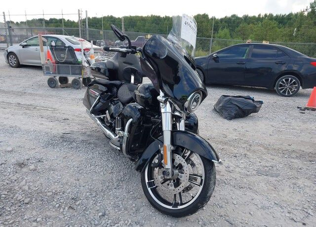 2019 HARLEY DAVIDSON FLHX / Street Glide