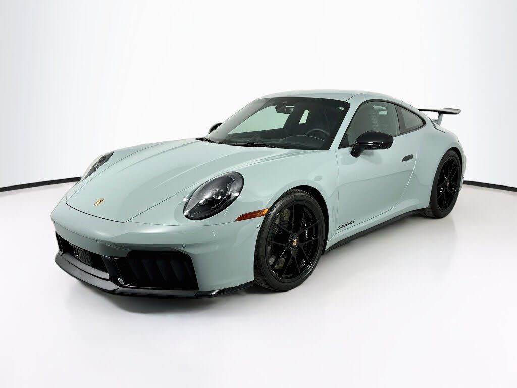 2025 PORSCHE 911