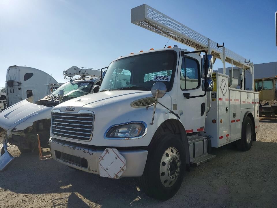 2012 FREIGHTLINER M2