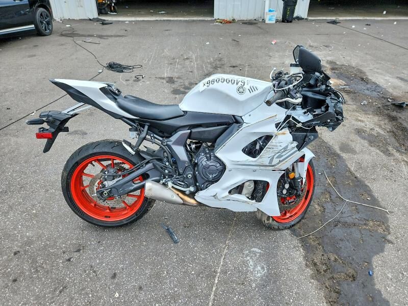 2023 YAMAHA R7