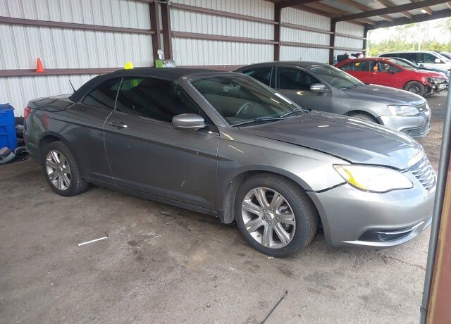 2011 CHRYSLER 200