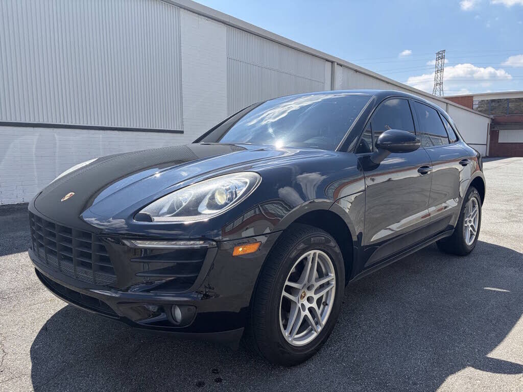 2017 PORSCHE Macan