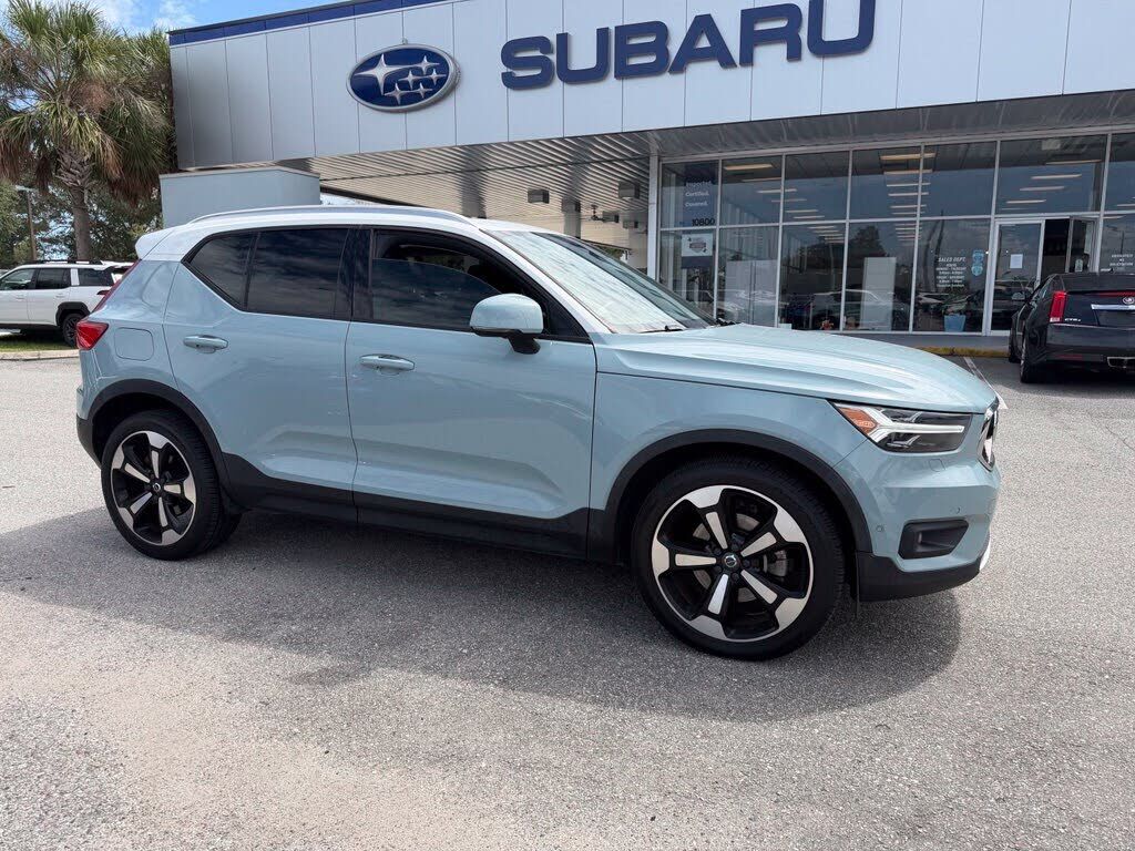 2019 VOLVO XC40