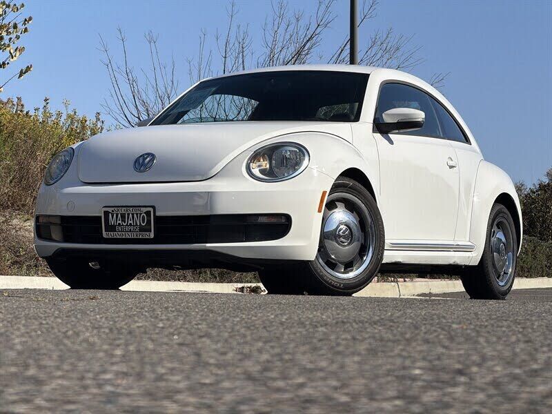 2012 VOLKSWAGEN Beetle