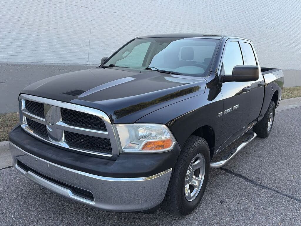 2011 DODGE Ram