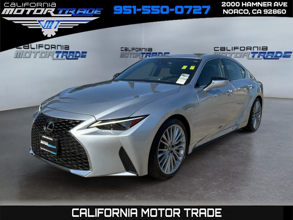 2022 LEXUS IS