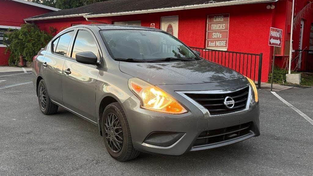 2016 NISSAN Versa