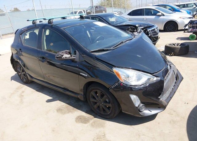 2017 TOYOTA Prius