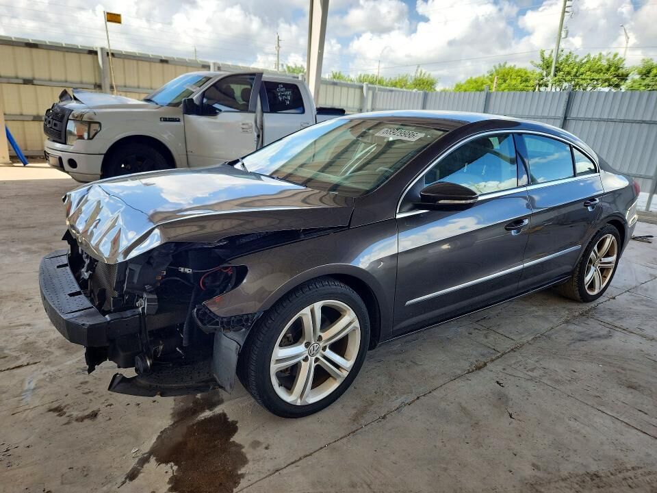 2013 VOLKSWAGEN Passat