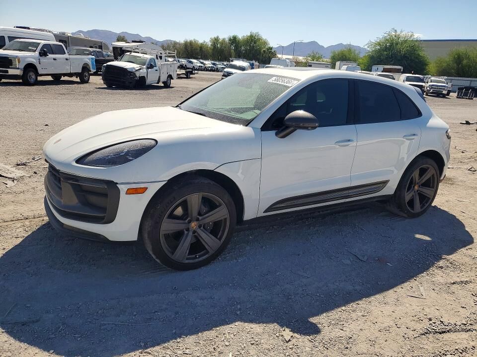 2024 PORSCHE Macan