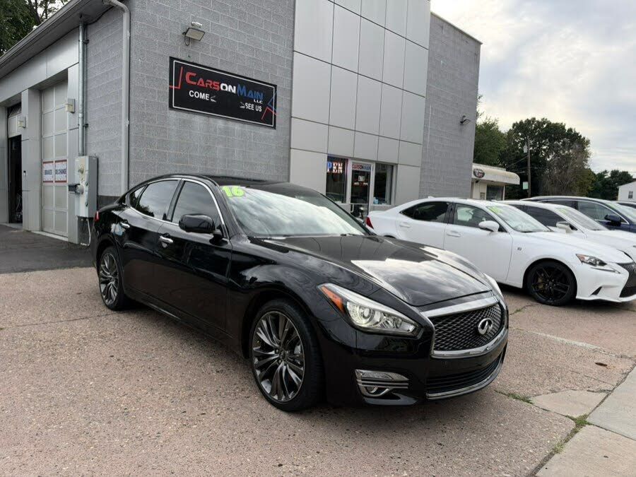 2016 INFINITI Q70