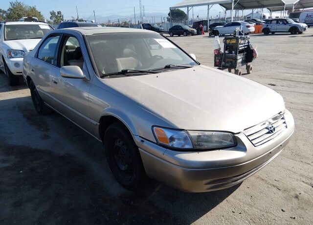 1998 TOYOTA Camry